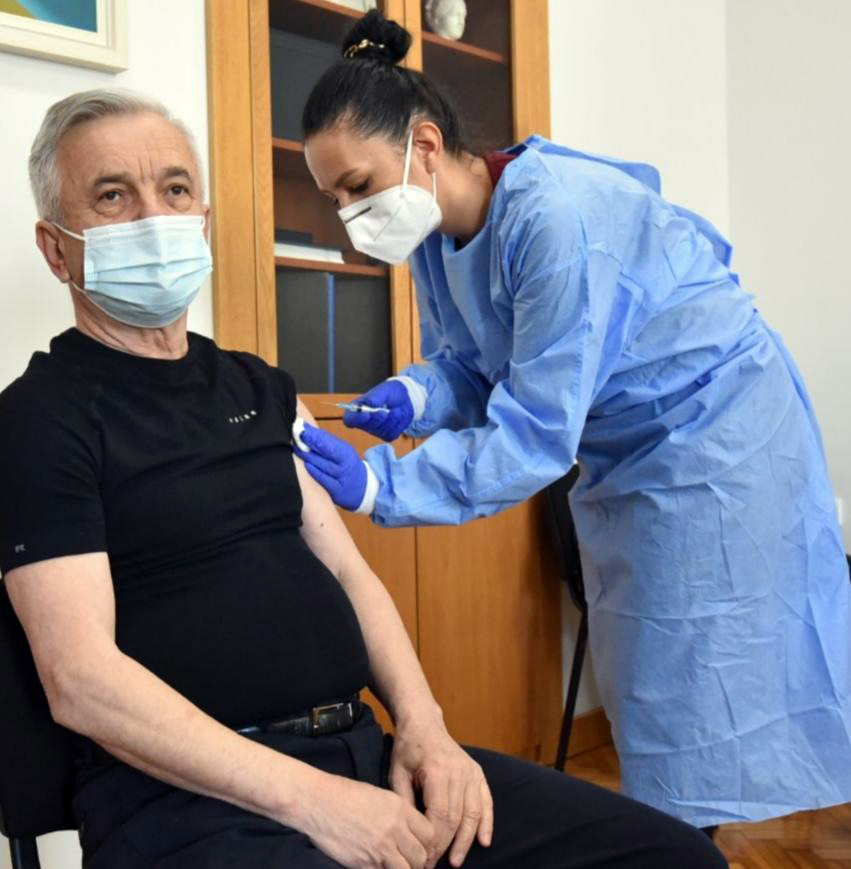 Čubrilović primio kinesku vakcinu