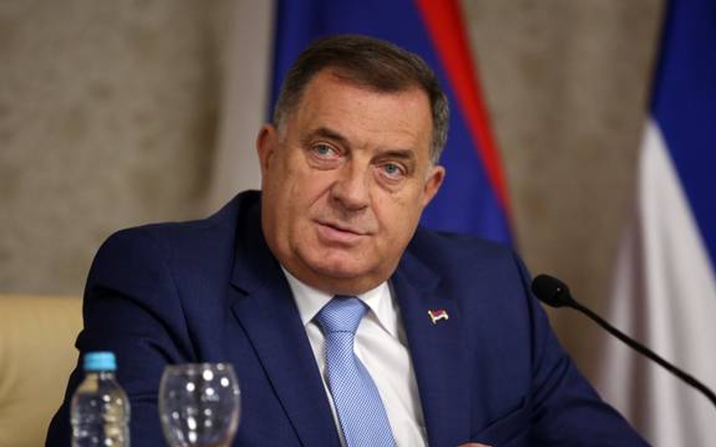 Dodik prozvao Radovića da ulaže kapital u zgradu u Sarajevu