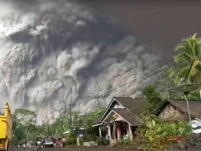 HAOS U ISTOČNOJ JAVI: Vulkanska erupcija izazvala paniku