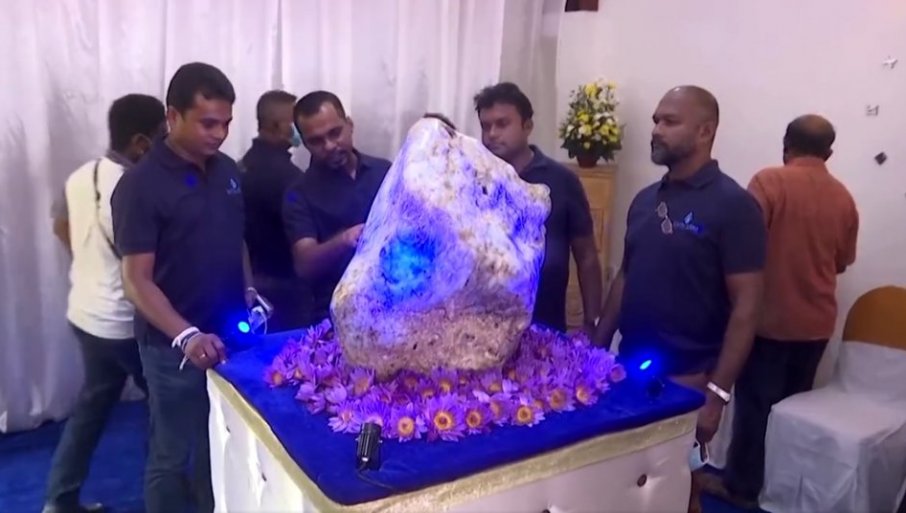 NAJVEĆI SAFIR U SVIJETU: Otkriven je na Šri Lanci i težak 310 kg