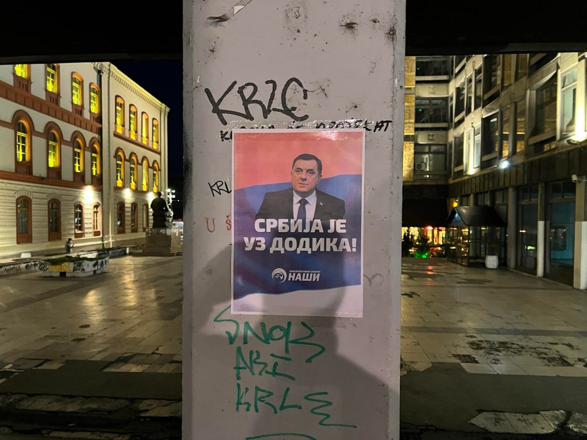 U Beogradu osvanuli plakati podrške Dodiku (FOTO)