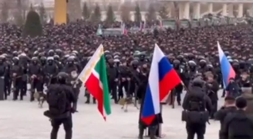 Kreću u Ukrajinu – Kadirov postrojio 10.000 vojnika (VIDEO)