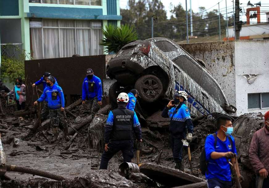 Voda poplavila Ekvador, poginule 22 osobe, 20 nestalo