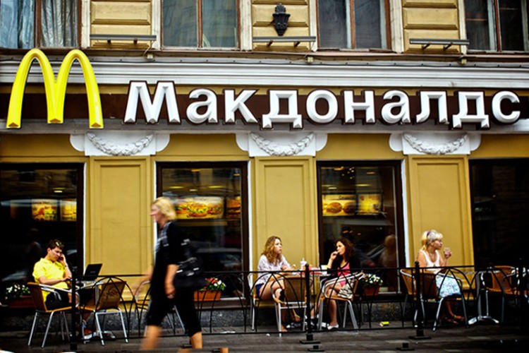 Mekdonalds i Koka-kola „razočarali“ Ukrajince, nastavljaju poslovanje u Rusiji