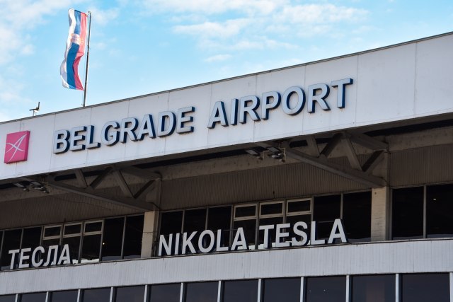 Incident na aerodromu Nikola Tesla: Prvo napadnut policajac, pa stigla dojava o antraksu