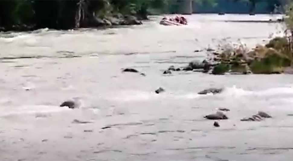 Tragedija u rijeci Bosni: Nastradao u prevrtanju čamca