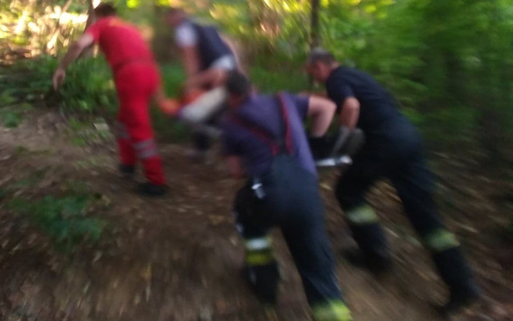 BANJ BRDO: Medicinska sestra slomila nogu spasavajući dijete iz provalije u Banjaluci!