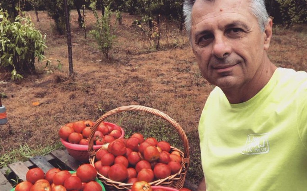 Igoru Radojičiću HAKOVANI NALOZI NA MREŽAMA – Kome je smetao dobar rod paradajza?!
