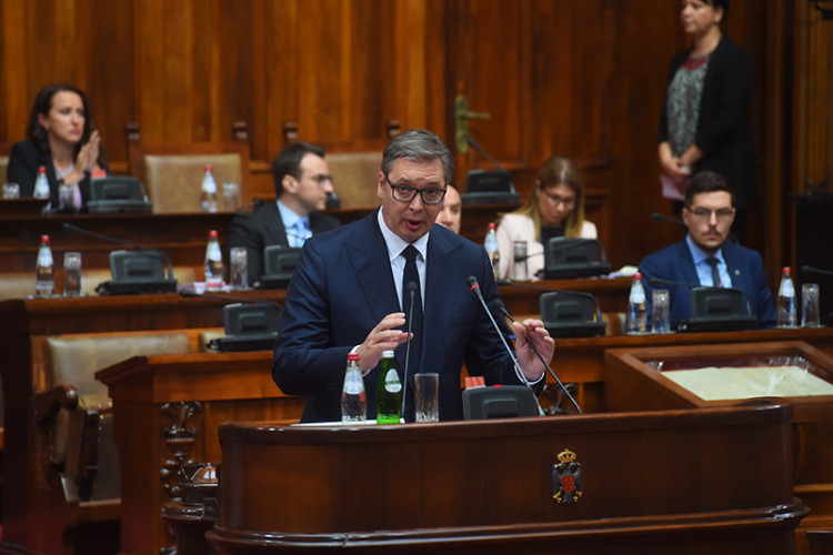 Sjednica parlamenta Srbije o KiM, Vučić podnosi izvještaj: Odgovorna politika ne počiva na mitovima
