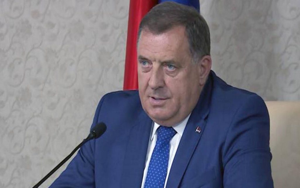 Dodik: Ne postaje se Srbinom u kampanji