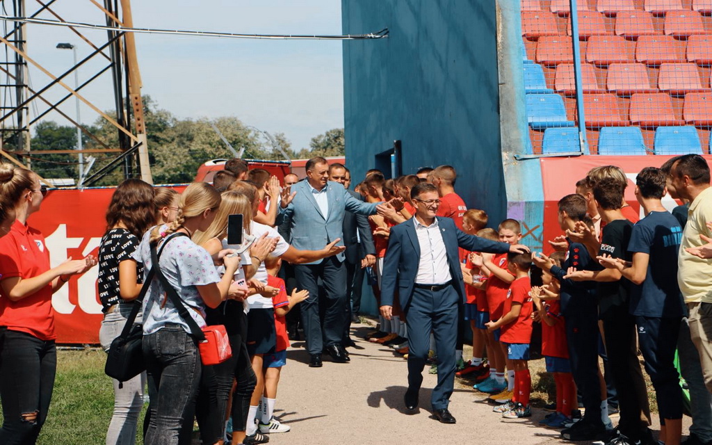 Dodik obišao radove na Gradskom stadionu: Treba nam jak Borac
