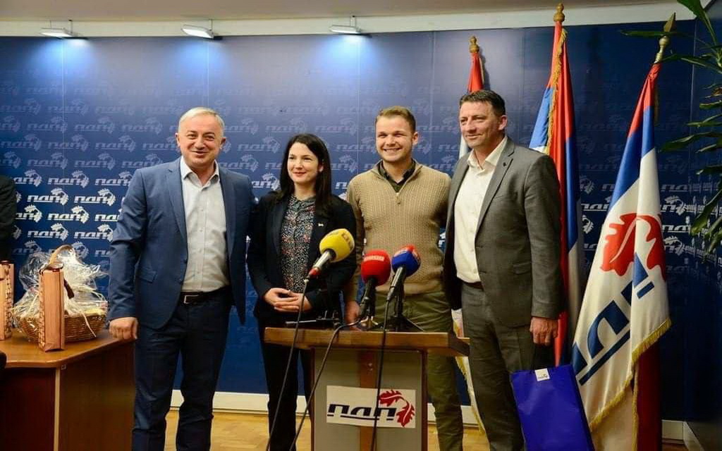 Jeleni Trivić puna usta priče o borbi protiv korupcije, a pruža podršku licu presuđenom za pljačku opštine
