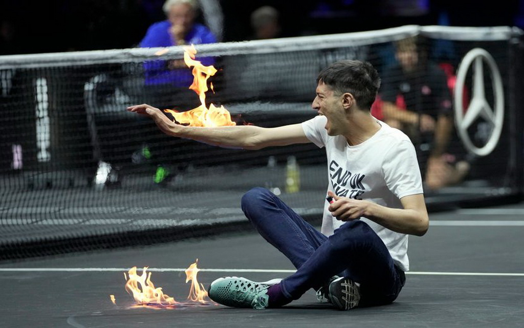 Incident na Lejver kupu: Čovjek se zapalio na teniskom terenu!
