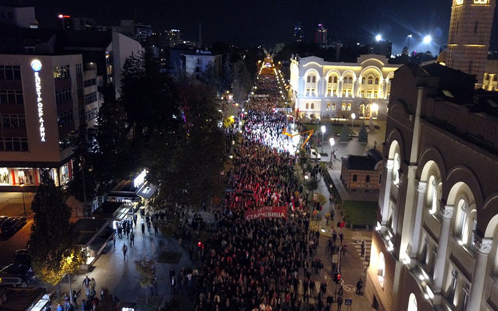 Veličanstven skup na Trgu Krajine, hiljade građana došlo da se odupre pokušaju izborne krađe