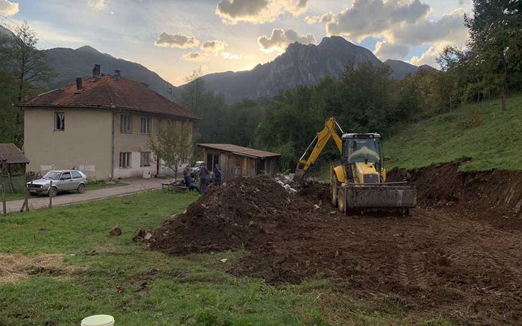 Počinje gradnja kuće za osmočlanu porodicu Badnjar, Dodik obezbijedio većinu sredstava