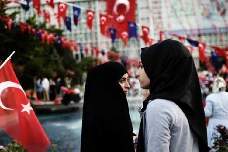 Erdoan predložio referendum o nošenju hidžaba