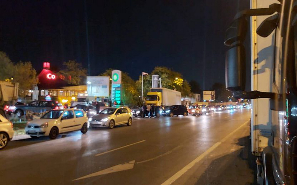 Haos u Francuskoj zbog nestašice goriva: „Kolone na pumpama kilometarske, građani spremni i da se potuku“