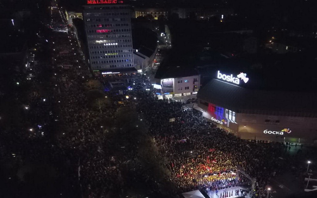 Narod je svoje rekao, slike sve govore: Više od 50.000 ljudi na Trgu Krajine!
