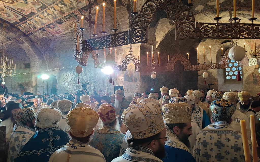 UŽIVO Ustoličenje patrijarha Porfirija u Pećkoj patrijaršiji