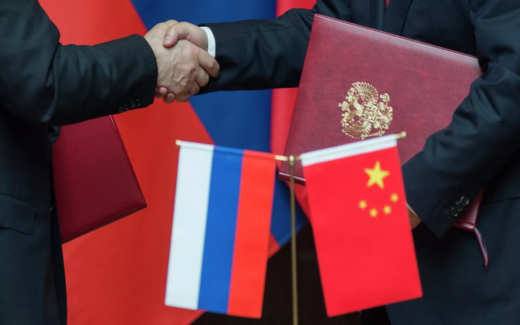Potpuna DEDOLARIZACIJA: Rusija i Kina prelaze na plaćanje energenata u nacionalnim valutama