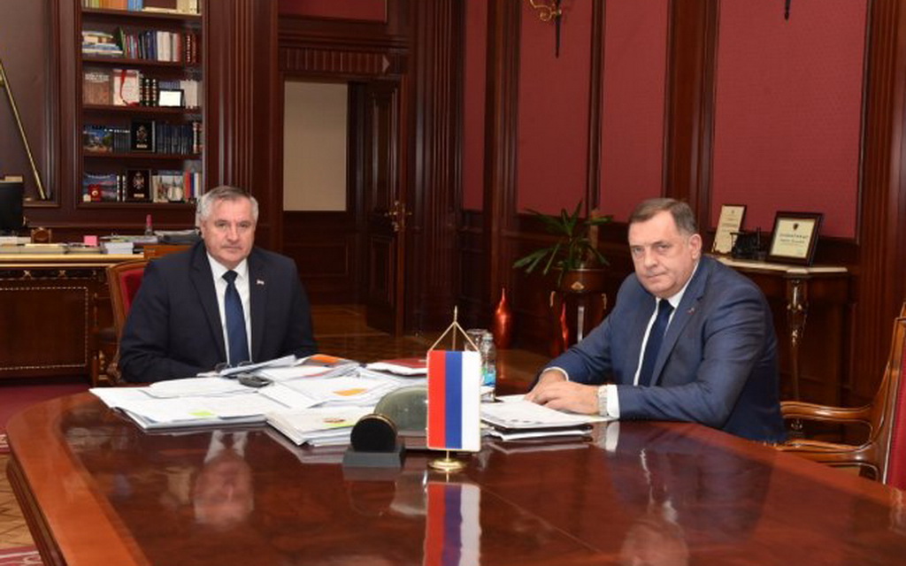 Dodik i Višković dogovorili set ekonomsko-socijalnih mjera