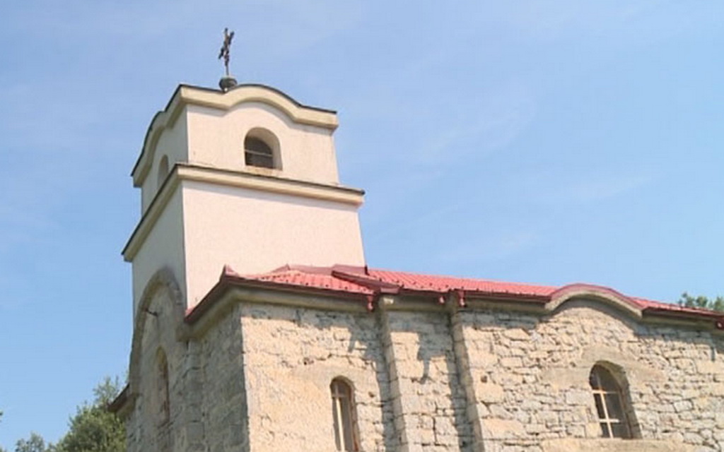 Dodik osudio skrnavljenje hrama u selu Lipa i ponudio pomoć u saniranju štete
