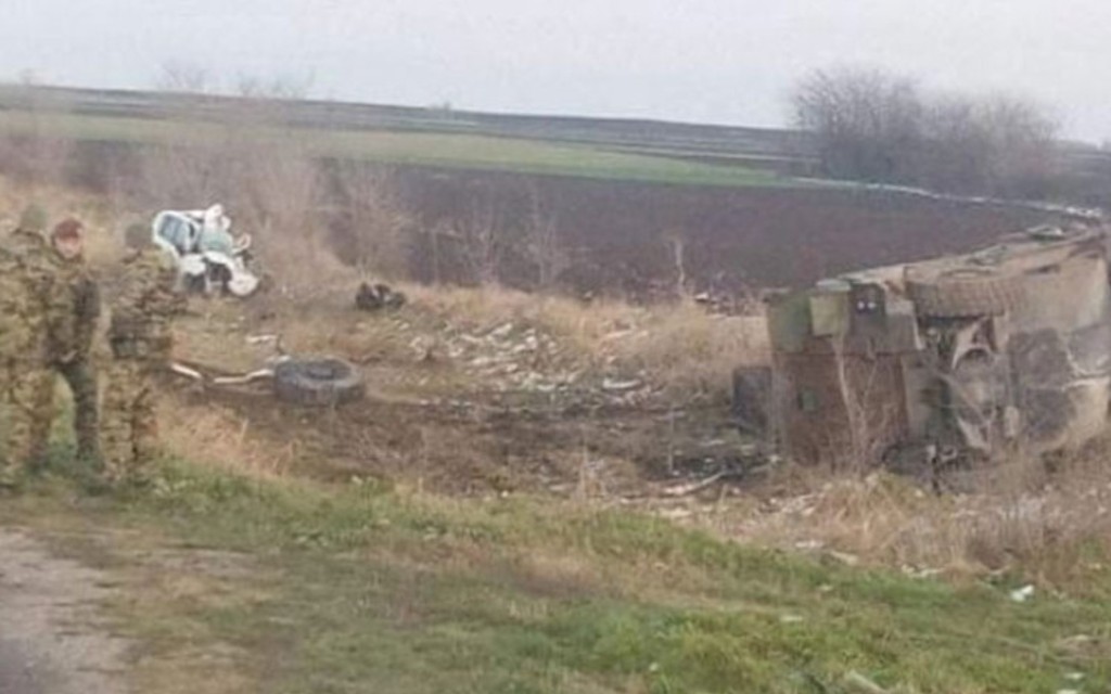 Poginula žena u sudaru automobila i borbenog vozila MILOŠ, tri pripadnika Vojske Srbije povrijeđena