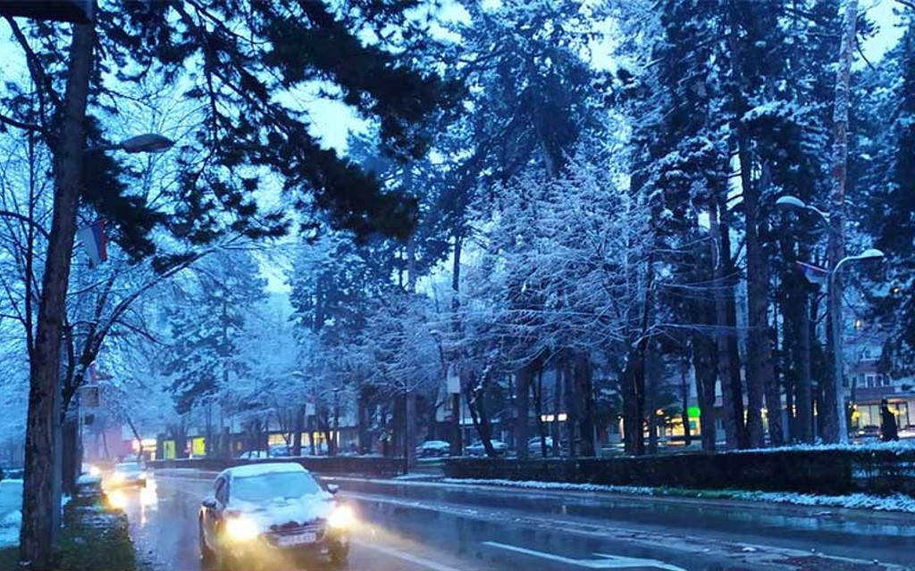 Pao snijeg u Banjaluci, prvi ove godine