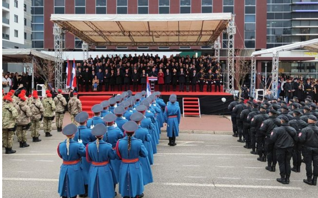 Intoniranjem pjesme „Pukni zoro“ završen Svečani defile u Istočnom Sarajevu (VIDEO)