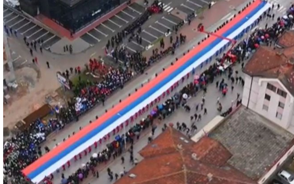 Istočno Sarajevo: Razvijena zastava duga 500 metara