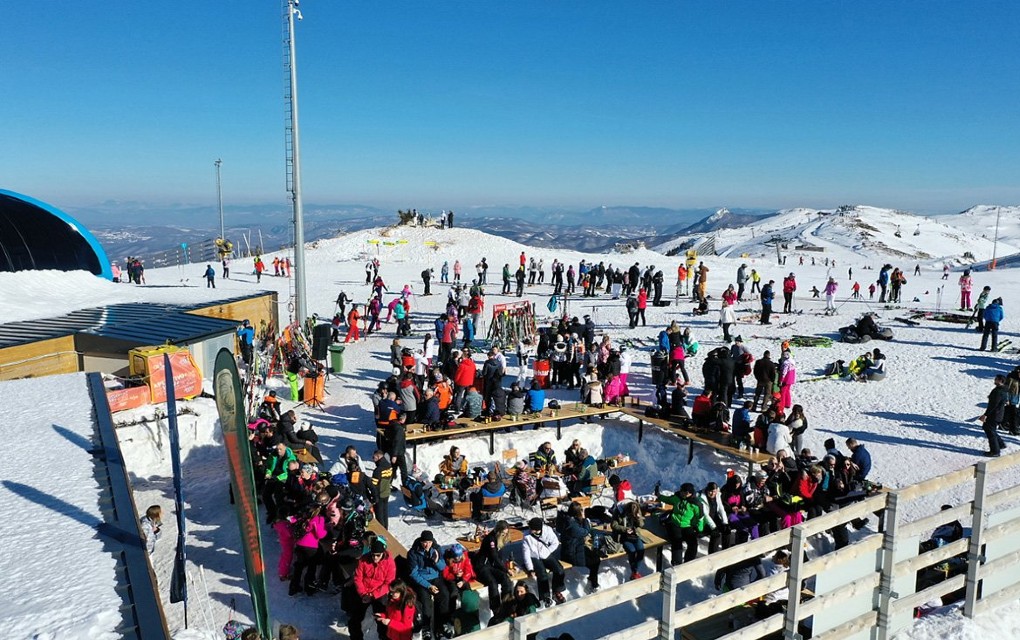Protekli vikend na Jahorini najposjećeniji, oko 10.000 skijaša po danu