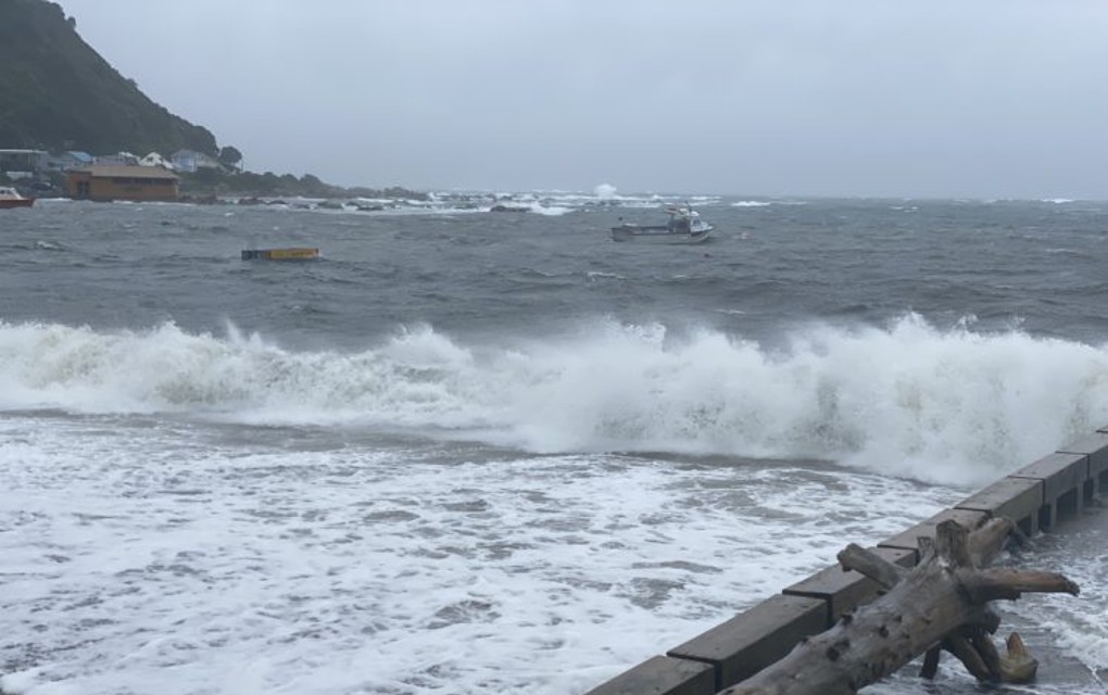 Vanredno stanje na Novom Zelandu, ljudi plivali iz soba, oluja uništava ostrvo