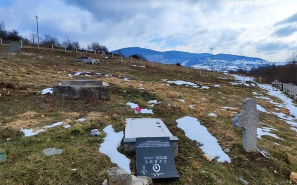 Ima li kraja napadima: Oskrnavljeno groblje u Ključu