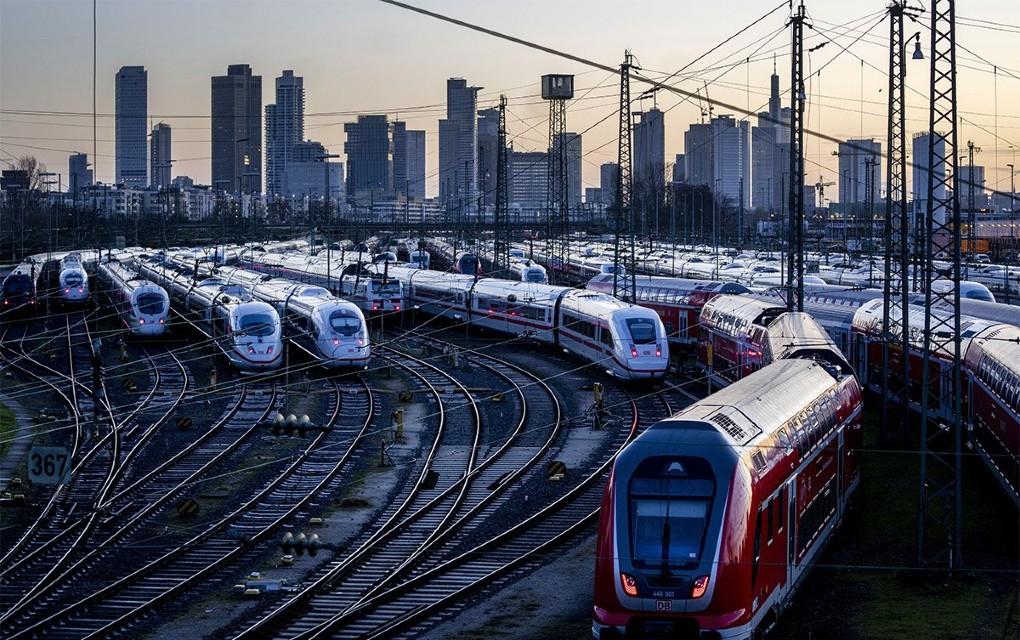 Njemačka potpuno stala, prve fotografije paralisane zemlje