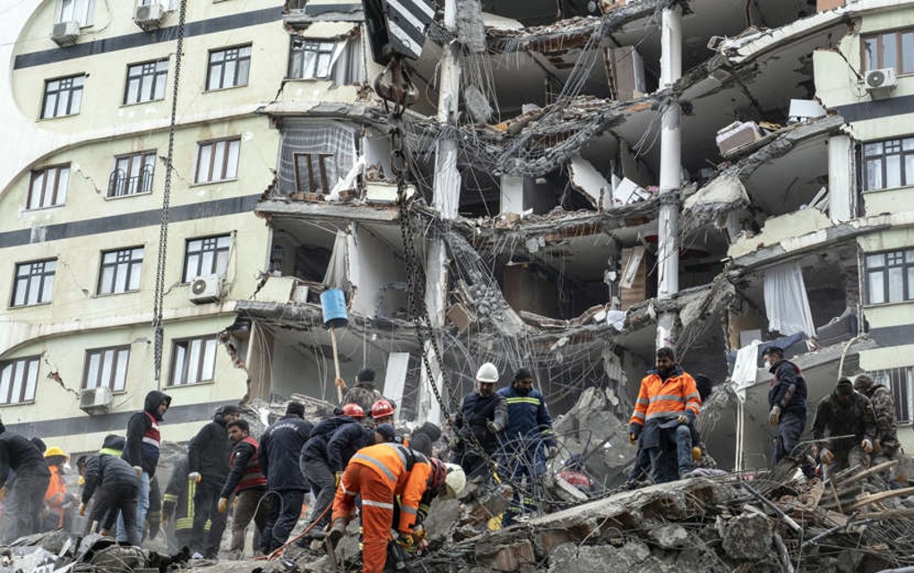Uhapšeno 218 osoba u vezi sa urušenim zgradama u zemljotresima u Turskoj