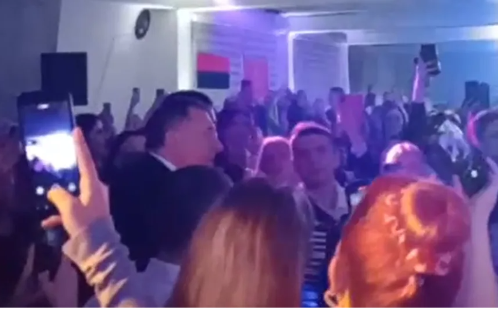 Milorad Dodik i Nikola Rokvić zapjevali ženama Doboja!