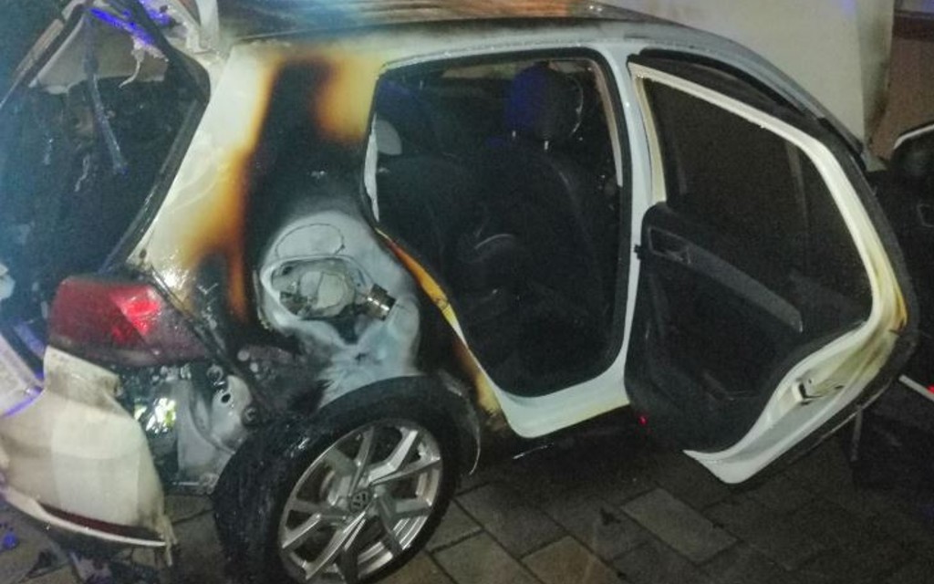 UHAPŠEN PIROMAN: Banjalučanin sinoć zapalio auto, pa se nagutao dima i pozlilo mu