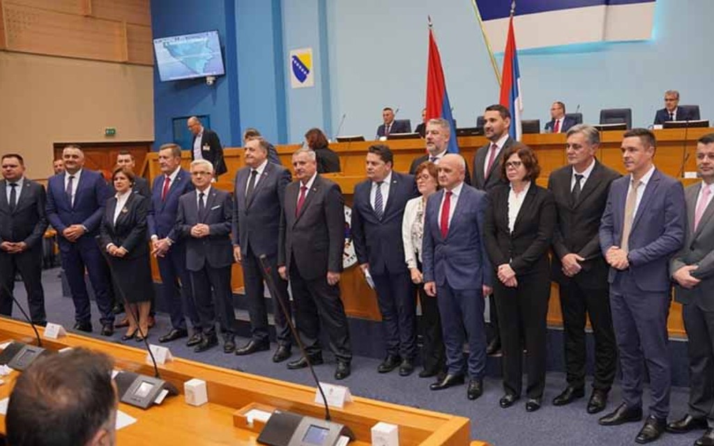 Sto dana Vlade Srpske: Nikad brže ostavke i nikad duže prazne ministarske fotelje