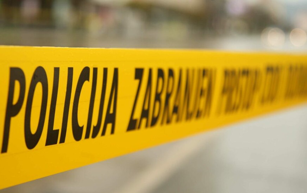 Tragedija u Mrkonjić Gradu: Muškarac pao sa balkona i poginuo