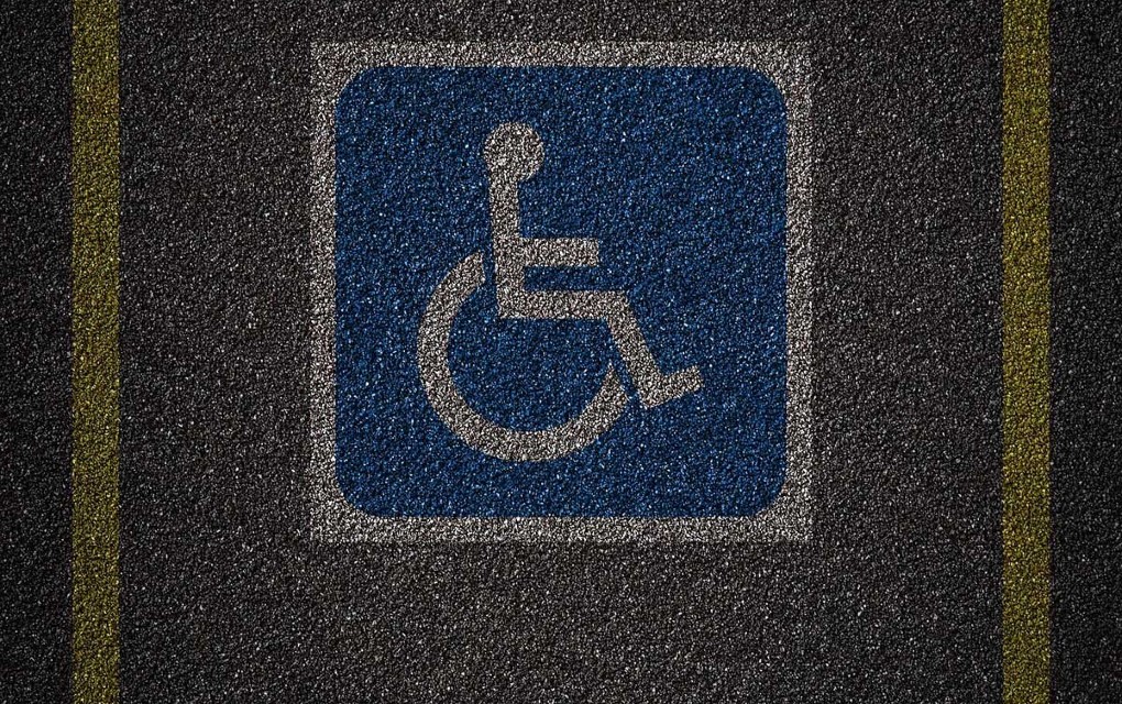 U Banjaluci kazne za parkiranje na mjesto za osobe sa invaliditetom 500 KM