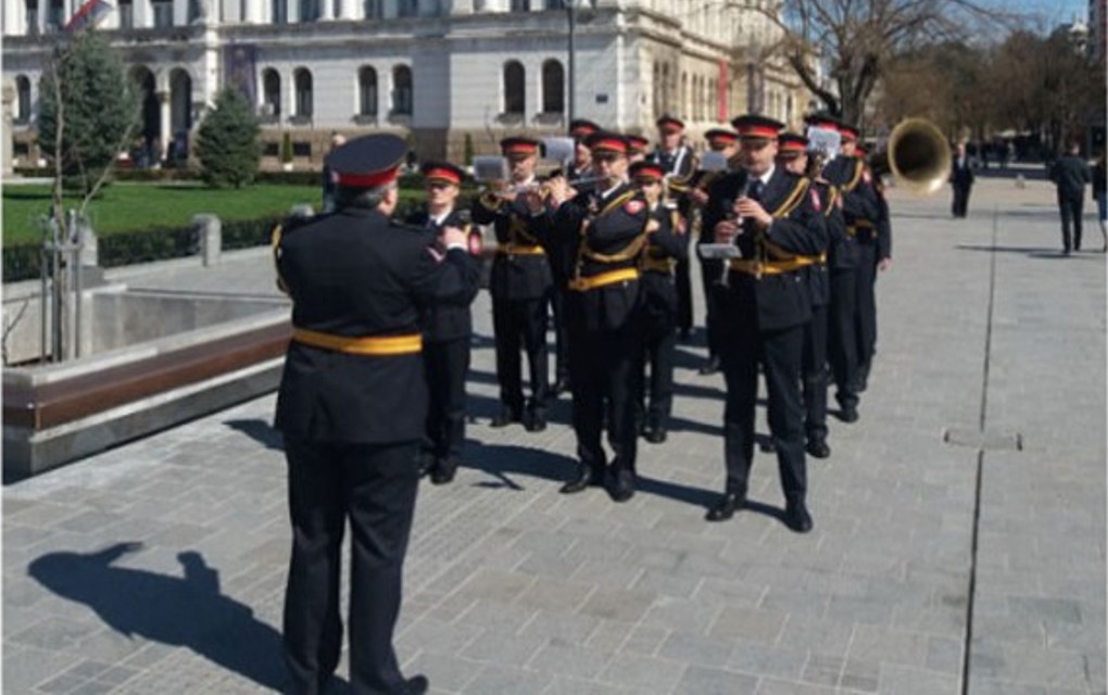 Tradicionalna aktivnost: Ulicama Banjaluke prodefilovao Policijski orkestar MUP-a