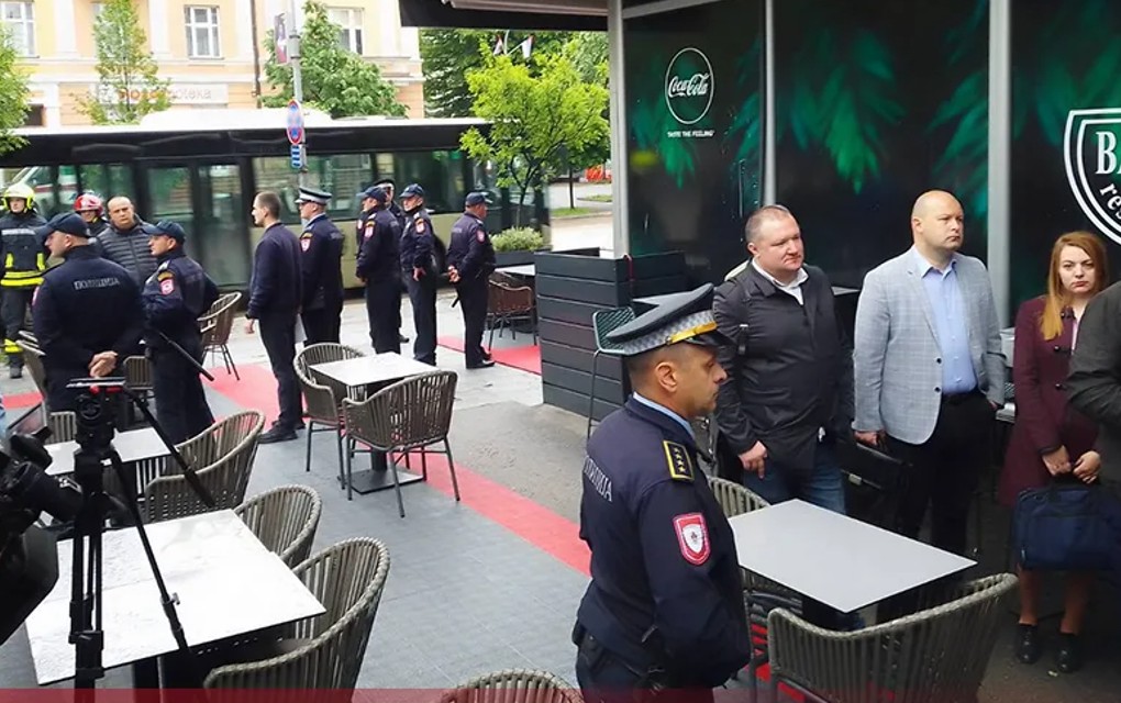 Policija izuzima “Balkon” od Milakovića – DRAMA U CENTRU BANJALUKE!