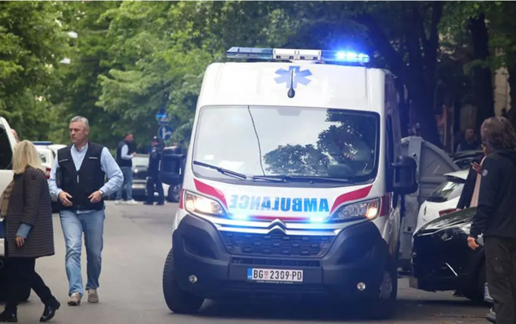 Srpski mediji : Osmero djece ubijeno u školi u Beogradu???