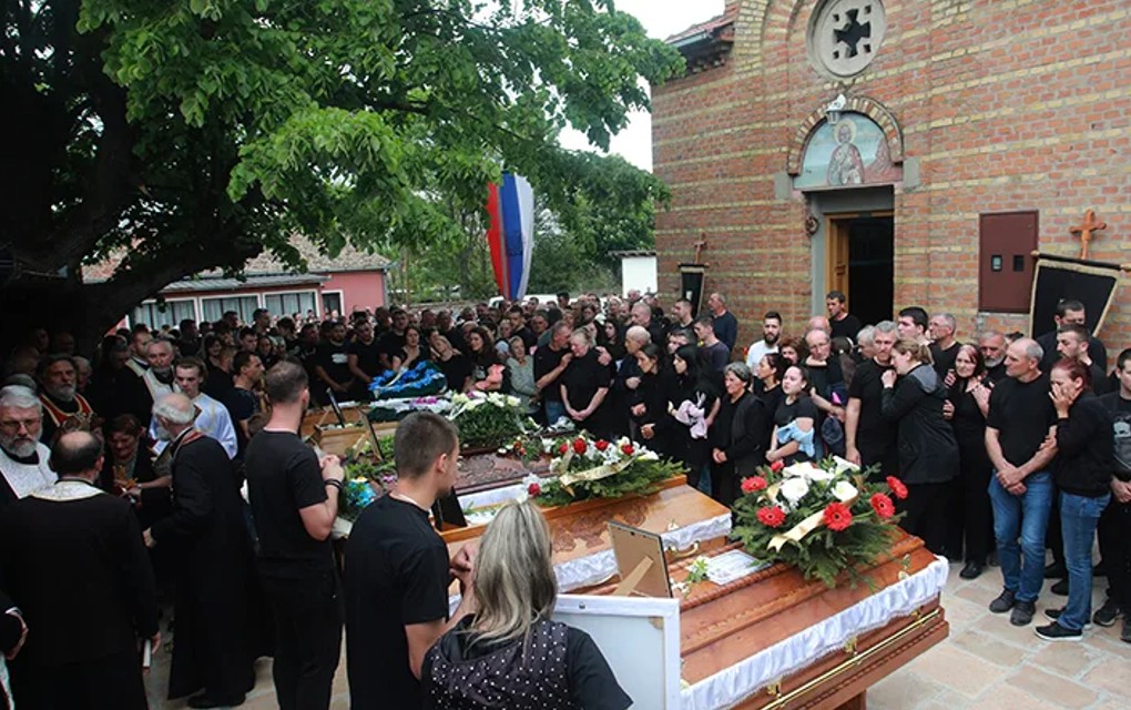 Sahranjeno pet žrtava masakra kod Mladenovca