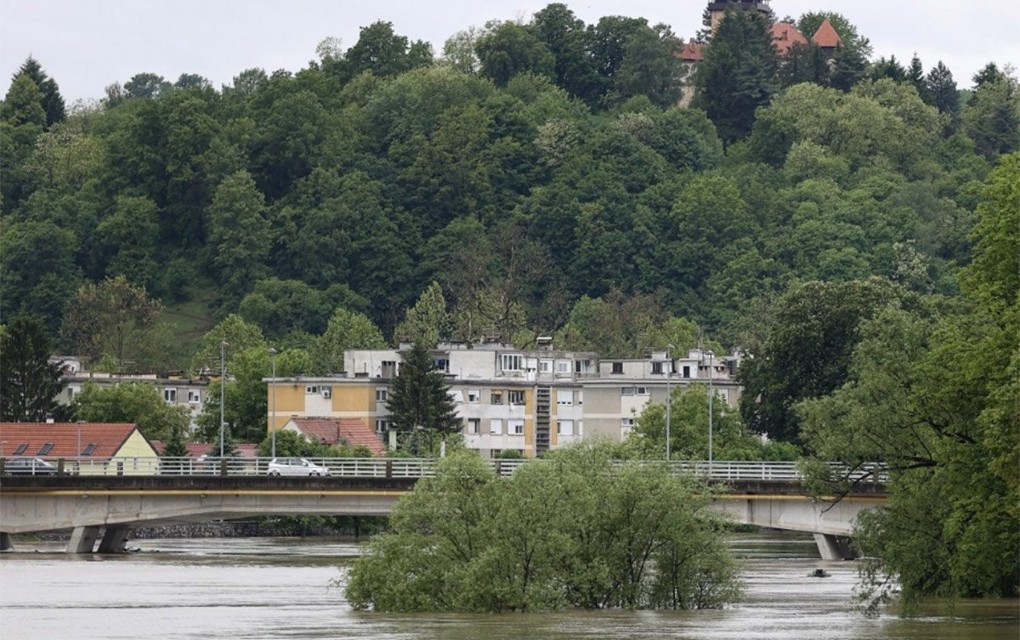 Vanredna situacija u Petrinji i Sisku, očekuje se porast Kupe do 10 metara