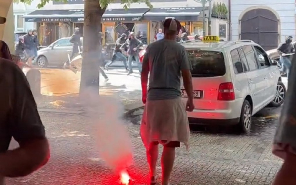 Haos u Pragu: Navijači Fiorentine ruše sve pred sobom, ima povrijeđenih