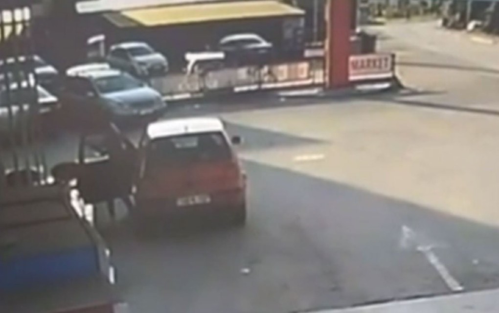 Neobična scena u Palama: Auto sam „pobjegao“ s pumpe, vozač ostao zatečen