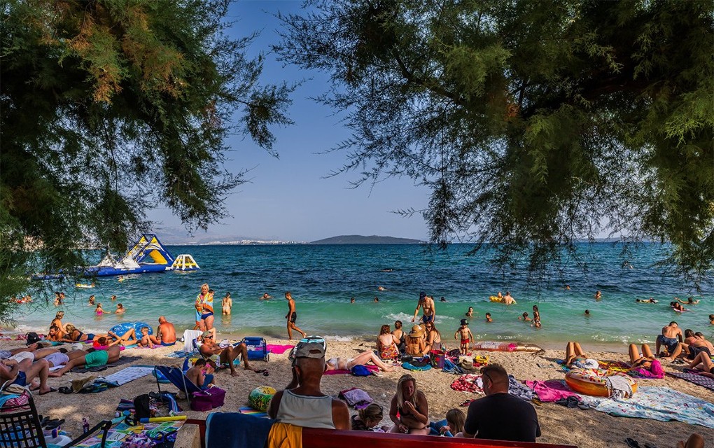Drama na plaži u Hrvatskoj: Ptica napala dječaka, zamalo mu iskopala oko