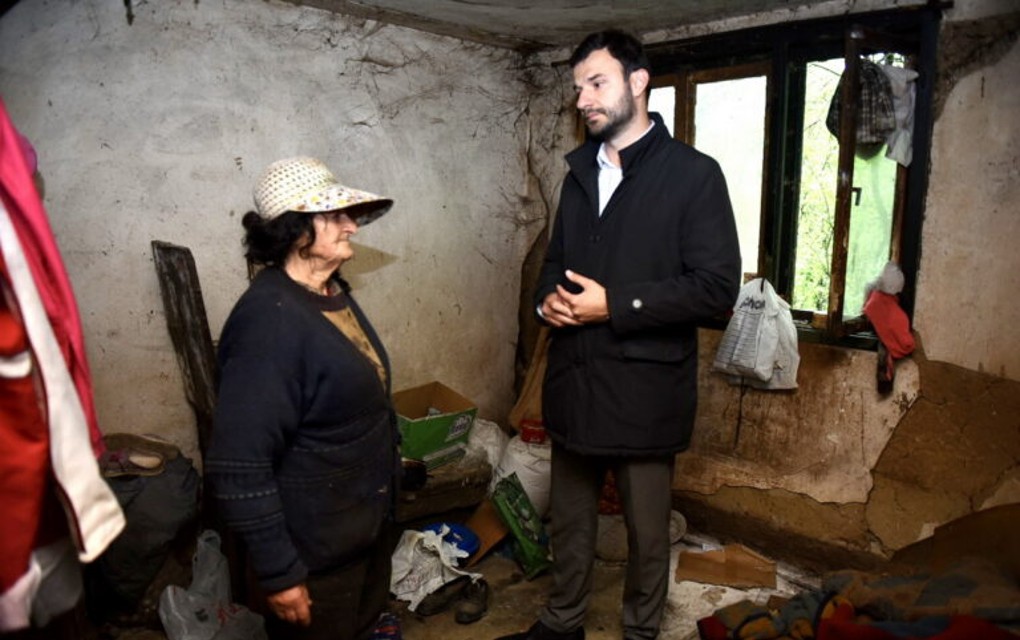 Gradonačelnik Prijedora Slobodan Javor posjetio i obećao pomoć za baku Bosiljku iz Saničana