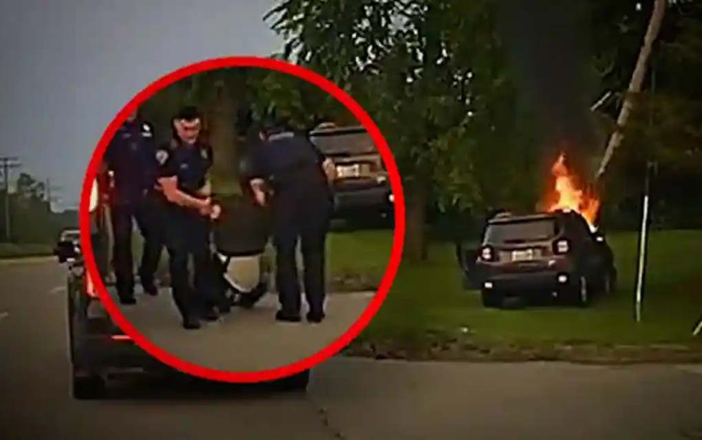 Jeziva nesreća: Automobil se zakucao u stub i zapalio, vozača iz buktinje izvukli policajci!